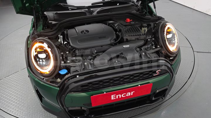 Mini Cooper 2024 — 5