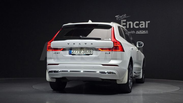 Volvo XC60 2022 — 4