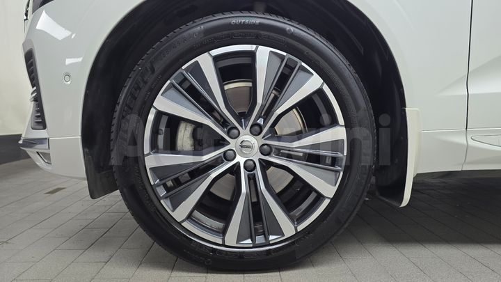 Volvo XC60 2022 — 5