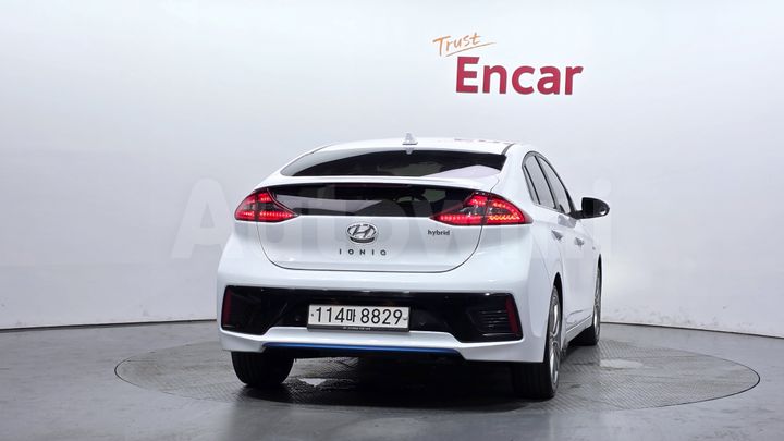 Hyundai Ioniq 2016 — 3