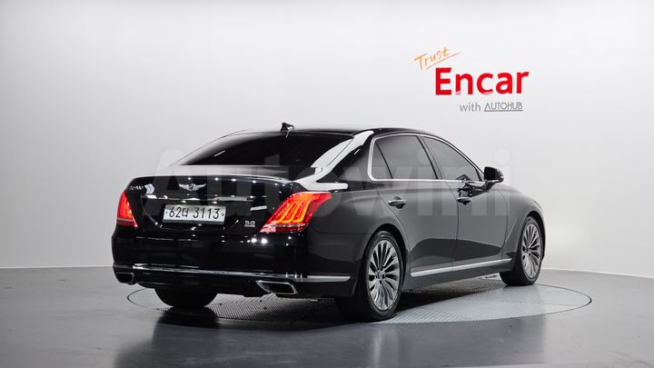 Genesis EQ900 2018 — 2