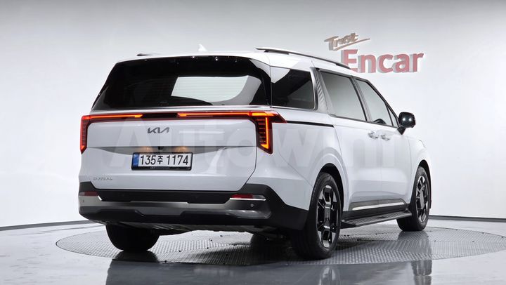Kia Carnival 2025 — 2