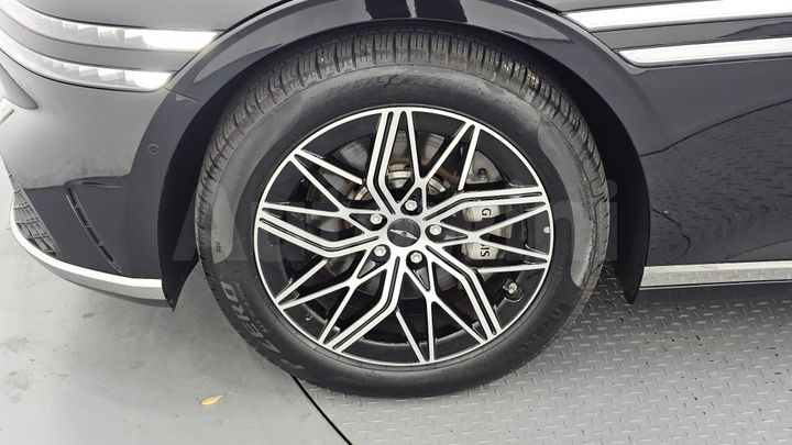Genesis G90 2025 — 5