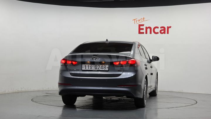 Hyundai Avante 2017 — 4