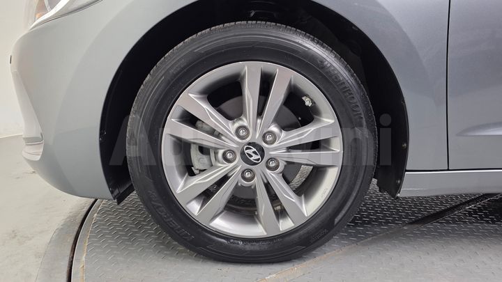 Hyundai Avante 2017 — 5