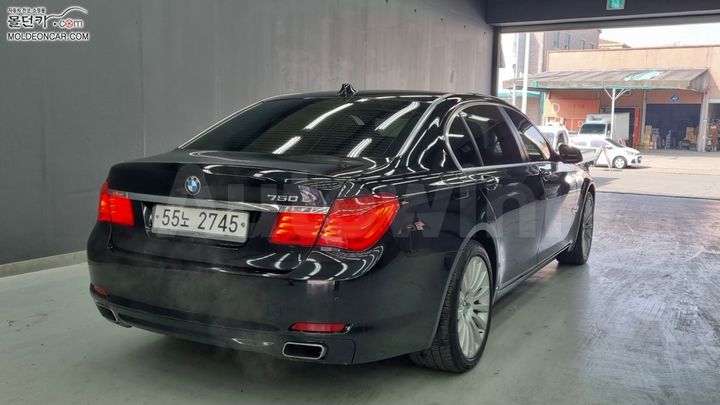 BMW 7 Series 2012 WBAKB4106CDX68357 — 2