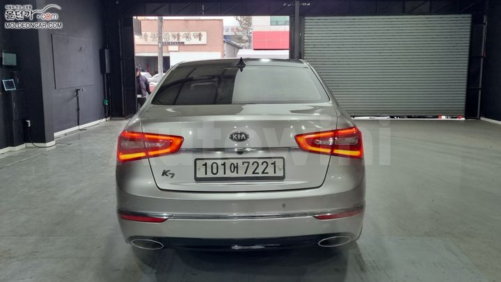 Kia K7 2013 KNALL418BDA121431 — 4