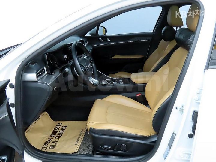 Kia K5 2021 KNAG241ABMA120989 — 5