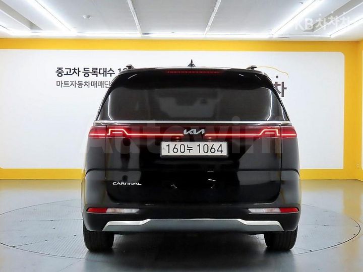 Kia Carnival 2022 KNANC81BBNS185059 — 3
