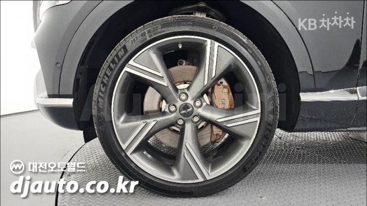 Genesis GV80 2024 KMTHC81CDRU188827 — 5