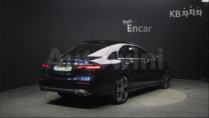Mercedes-Benz E Class 2022 — 2