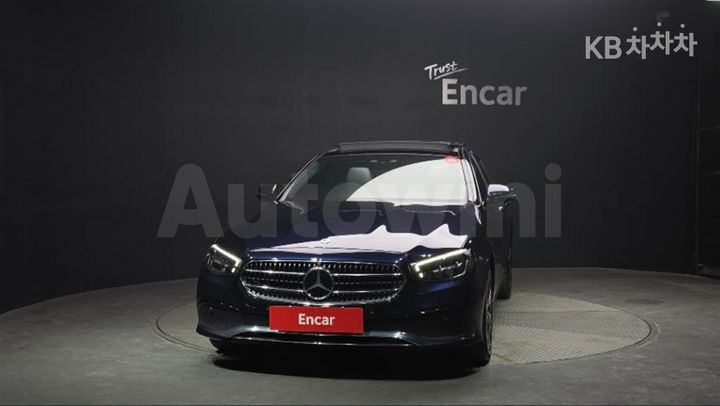 Mercedes-Benz E Class 2022 — 3