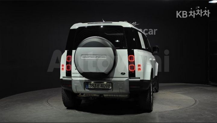 Land Rover Defender 2022 — 4