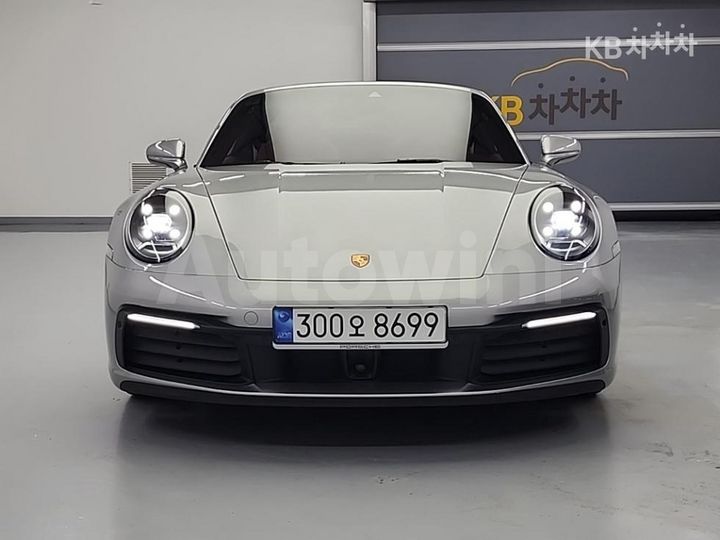 Porsche 911 2024 — 2
