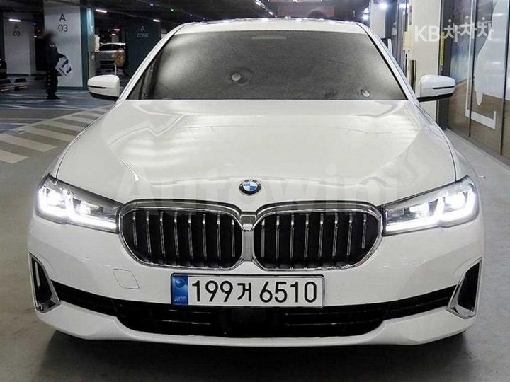 BMW 5 Series 2022 — 2