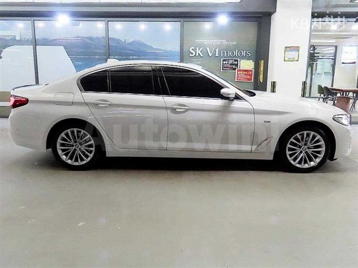 BMW 5 Series 2022 — 3