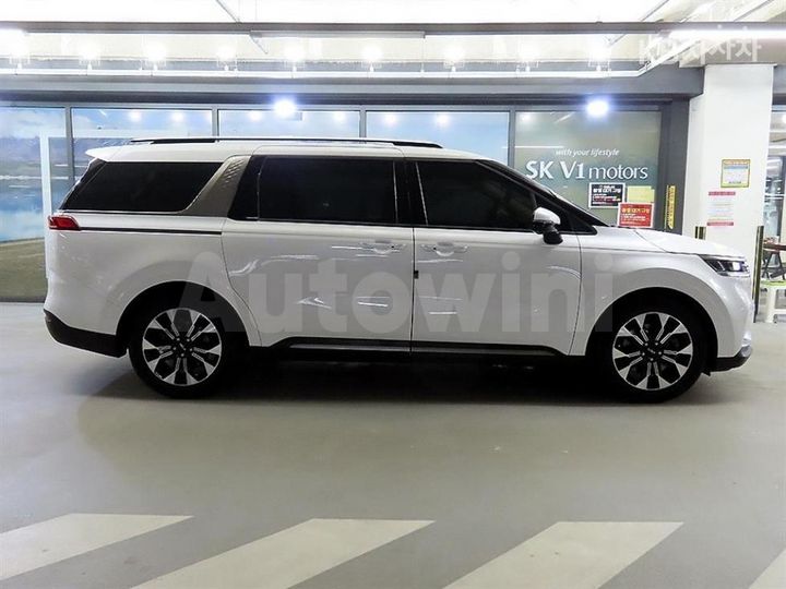 Kia Carnival 2023 KNANE81BBPS195083 — 3