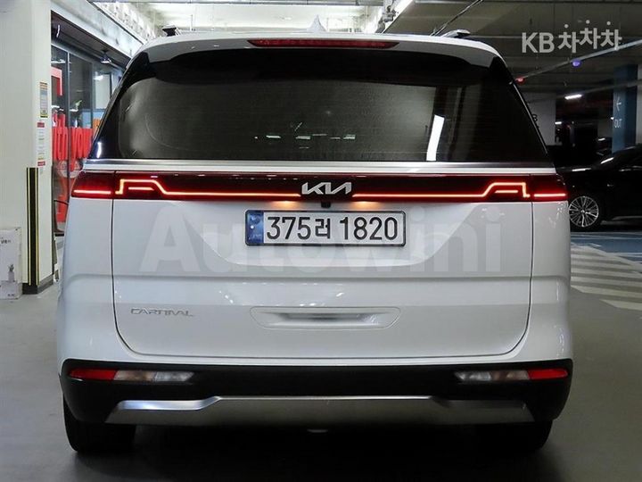 Kia Carnival 2023 KNANE81BBPS195083 — 5