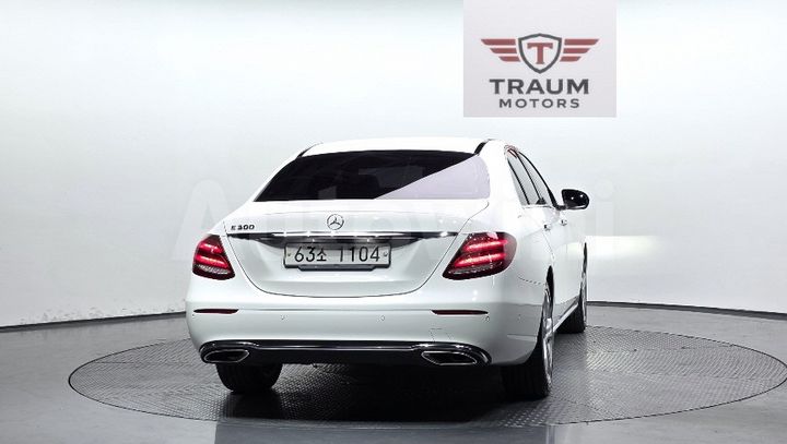 Mercedes-Benz E Class 2018 WDDZF4CB4JA433882 — 4