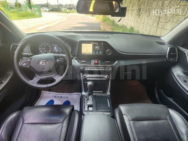Hyundai Grandeur 2017 KMHF241EBHA043727 — 5