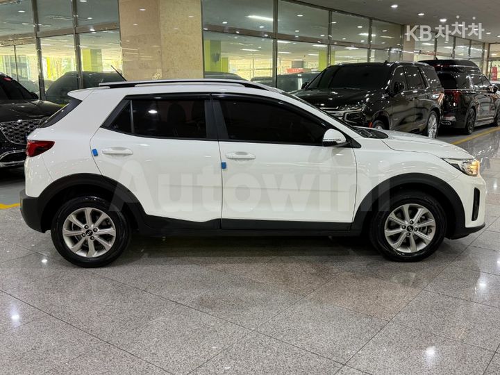 Kia Stonic 2018 KNADB815GJS202051 — 5