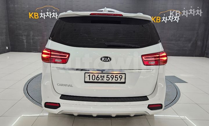 Kia Carnival 2019 KNAME81ABKS535072 — 2