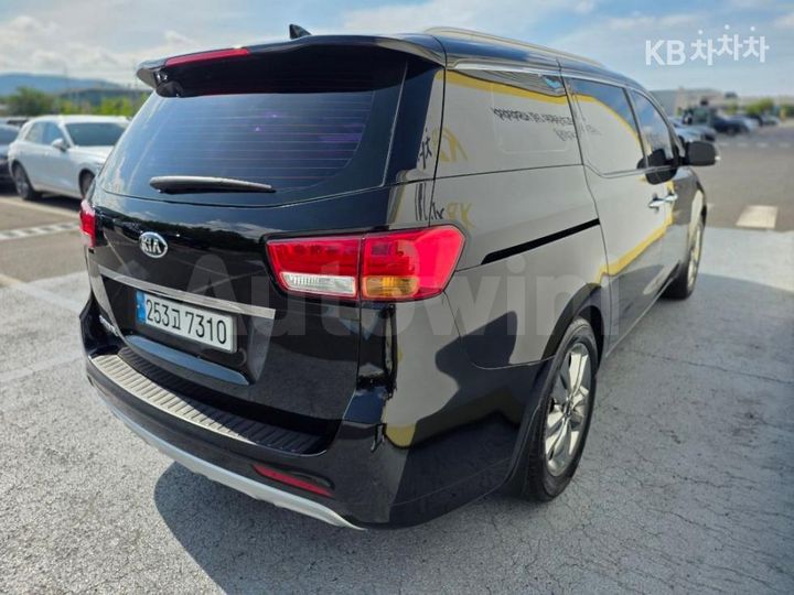 Kia Carnival 2015 — 4