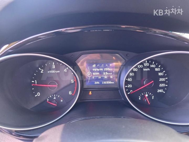 Kia Carnival 2015 — 5