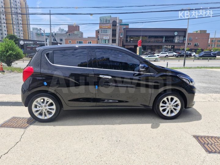 Chevrolet Spark 2021 KLYDC487DMC219321 — 4