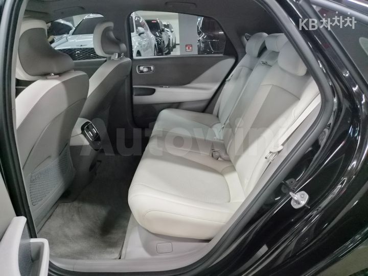 Hyundai Ioniq6 2023 — 5