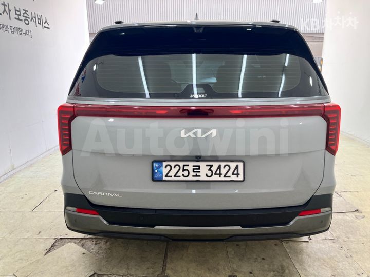 Kia Carnival 2024 KNANE813BRS447599 — 5