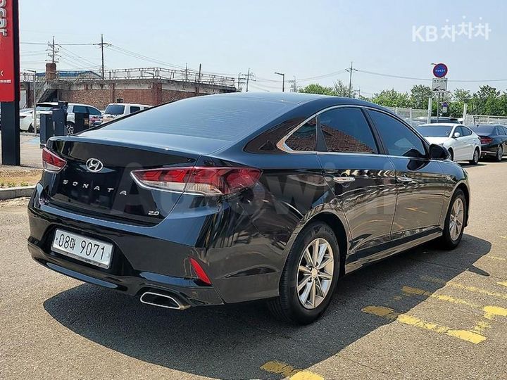 Hyundai Sonata 2018 KMHE241CBJA393785 — 4
