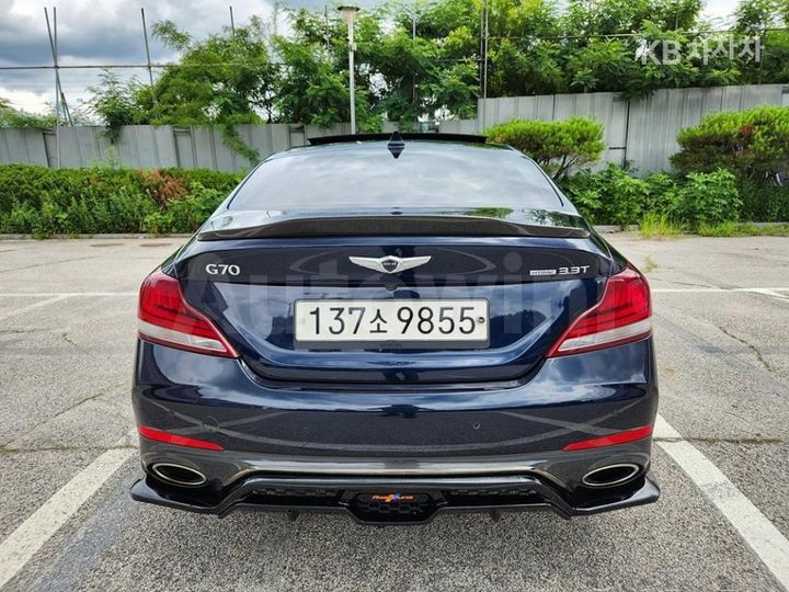 Genesis G70 2019 KMTG541EDKU050440 — 3