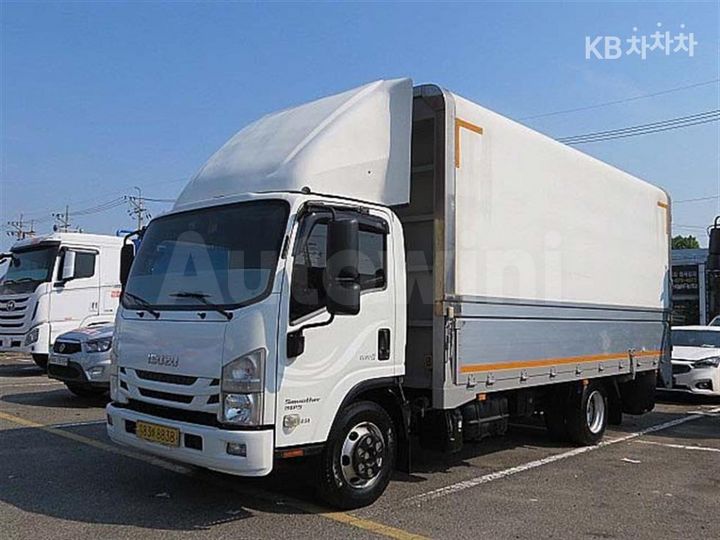 Isuzu Elf 2018 — 2