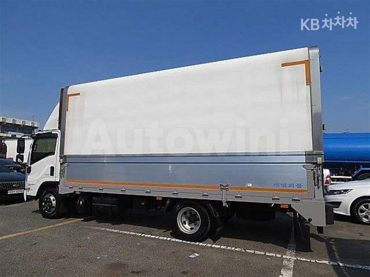 Isuzu Elf 2018 — 4