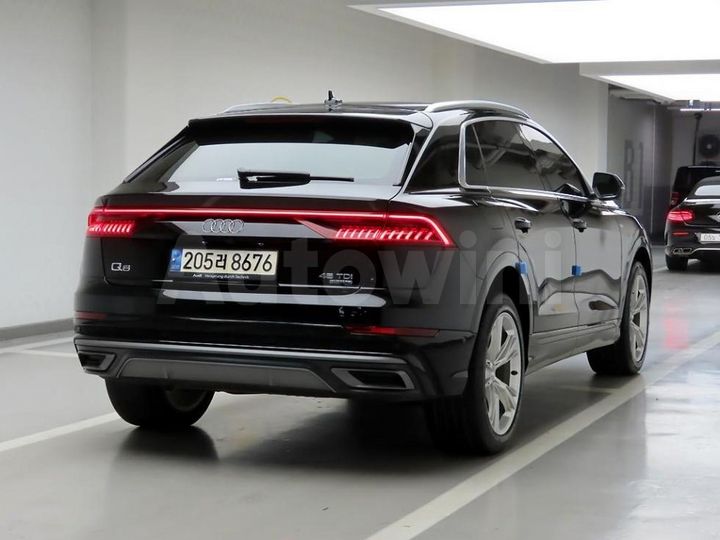 Audi Q8 2022 WAUZZZF16ND000468 — 4