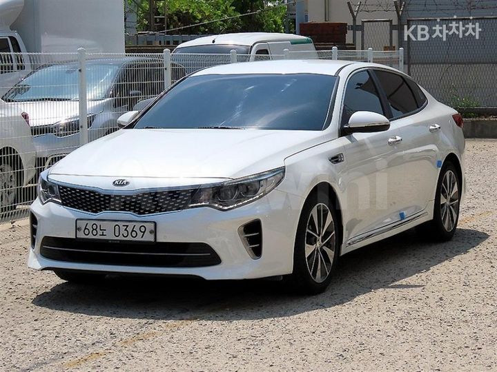 Kia K5 2017 — 2