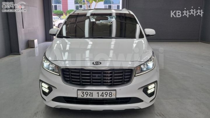Kia Carnival 2019 KNAME81ABKS489680 — 3