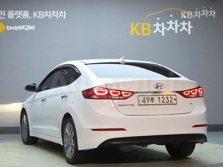 Hyundai Avante 2018 KMHD041DBJU470165 — 4