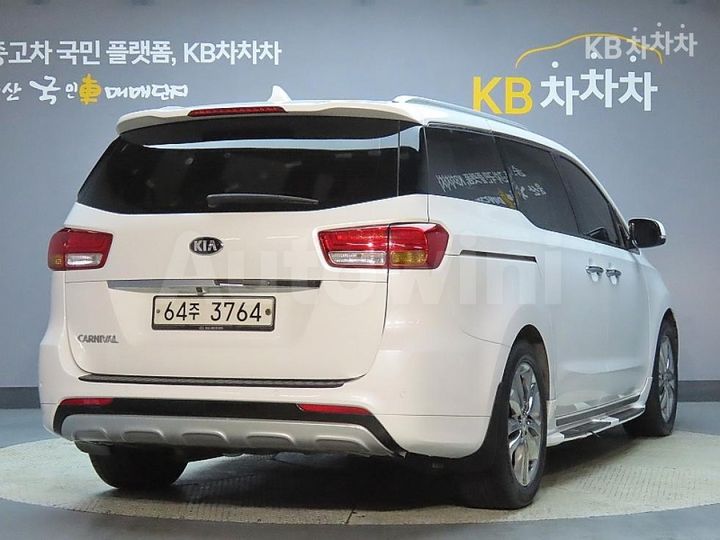 Kia Carnival 2017 KNAME81ABHS333886 — 2