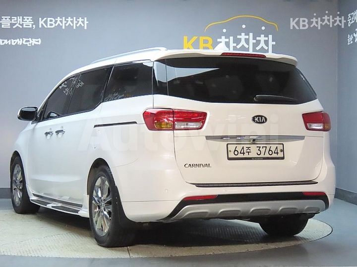 Kia Carnival 2017 KNAME81ABHS333886 — 4