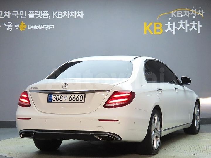 Mercedes-Benz E Class 2018 WDDZF4CB1JA420250 — 2