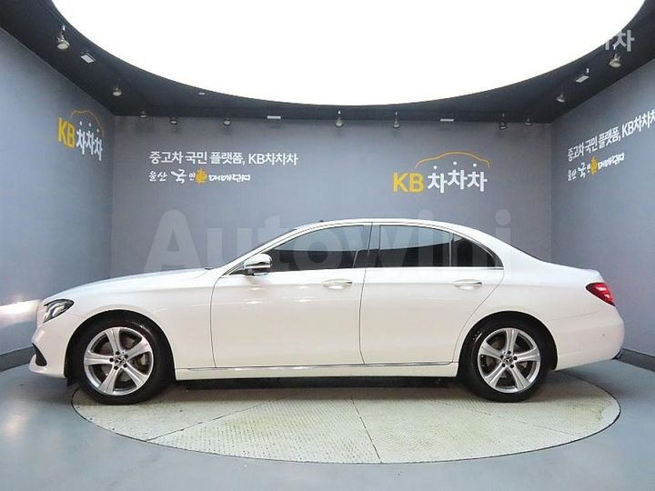Mercedes-Benz E Class 2018 WDDZF4CB1JA420250 — 5
