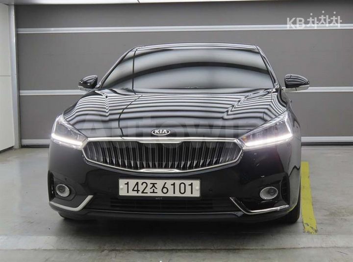 Kia K7 2018 KNALB415BJA125660 — 2