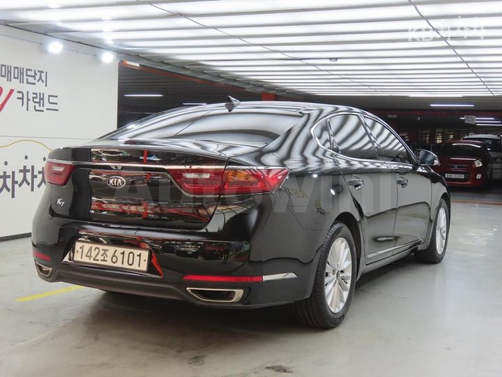 Kia K7 2018 KNALB415BJA125660 — 4