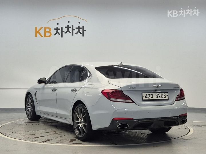 Genesis G70 2018 KMTG541EDJU003494 — 2