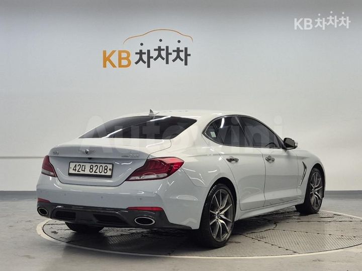 Genesis G70 2018 KMTG541EDJU003494 — 3