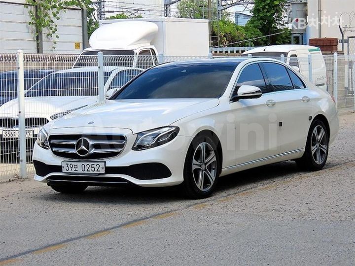 Mercedes-Benz E Class 2017 WDDZF4KB4HA076988 — 2