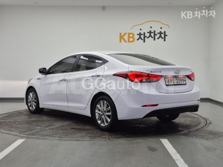 Hyundai Avante 2014 — 3