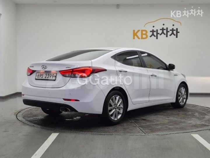 Hyundai Avante 2014 — 4